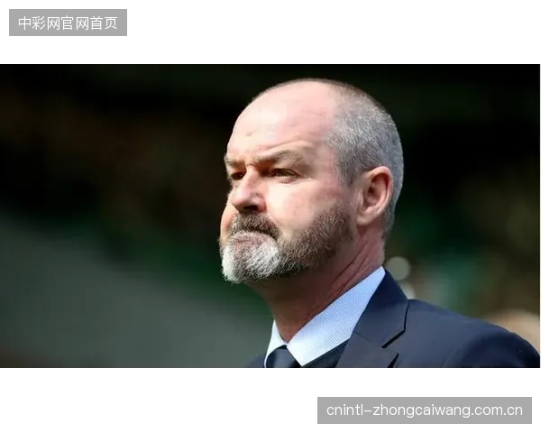 主帅克拉克长期留任确保战术连贯性，苏格兰将继续深化其三中卫防守体系。